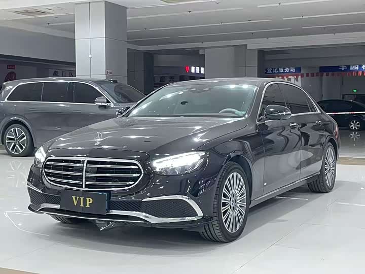 Фото 1 - Mercedes-Benz E-Class