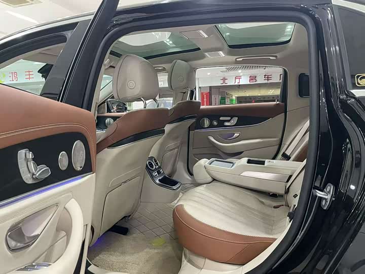 Фото 6 - Mercedes-Benz E-Class