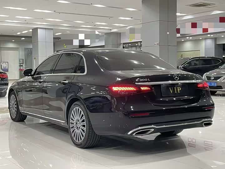 Фото 9 - Mercedes-Benz E-Class