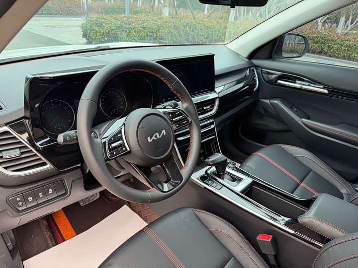 Фото 8 - Kia KX3