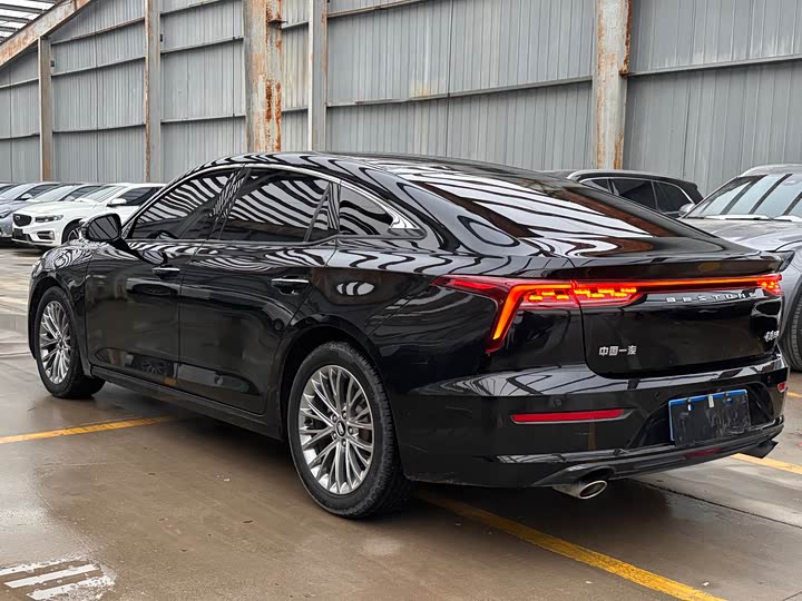 Фото 7 - Bestune B70