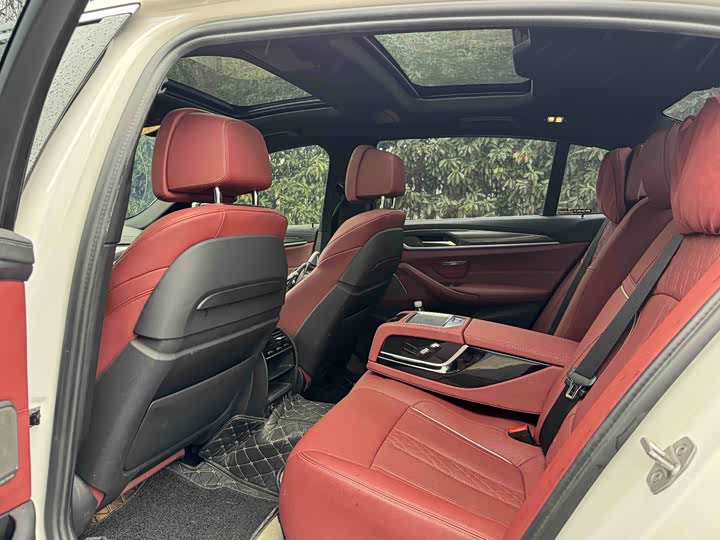 Photo 6 - BMW 5 Series Hybrid