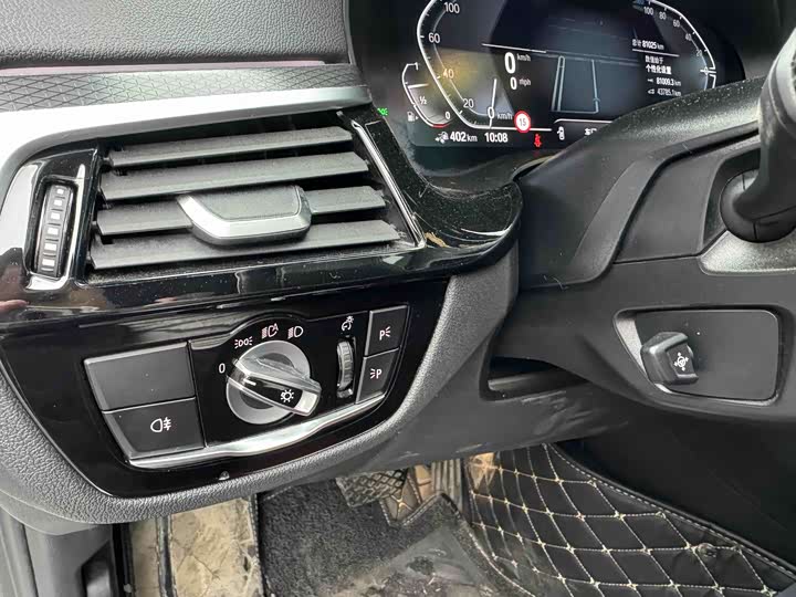 Photo 8 - BMW 5 Series Hybrid