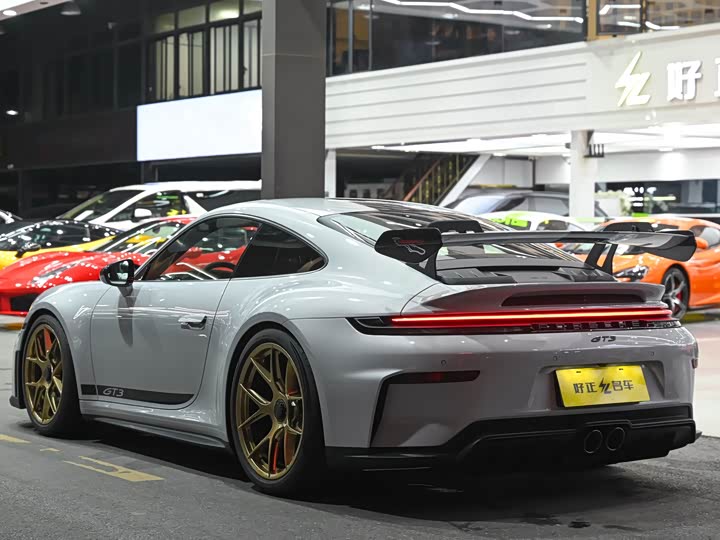 Photo 3 - Porsche 911