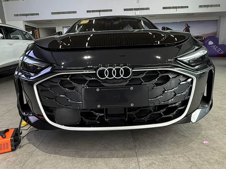 Фото 1 - Audi A5L Sportback