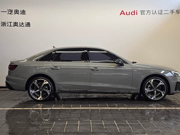 Фото 4 - Audi A4L