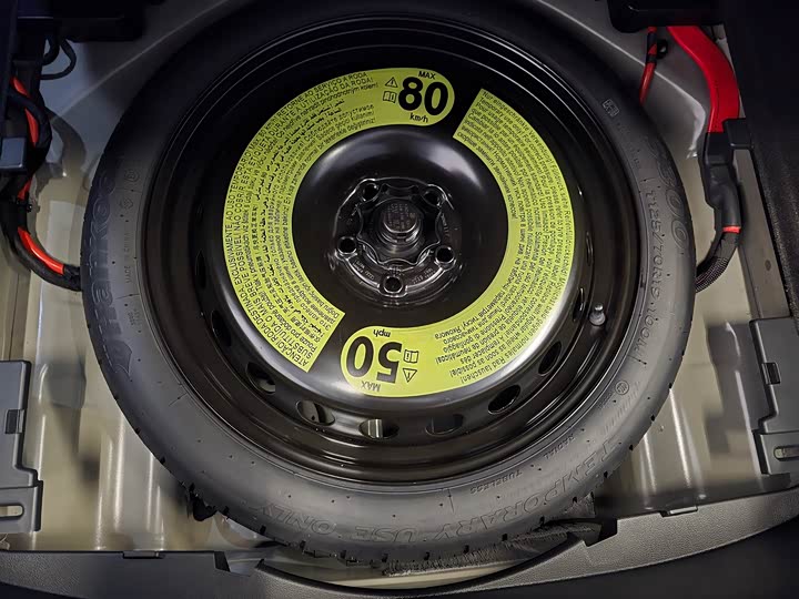 Фото 9 - Audi A4L