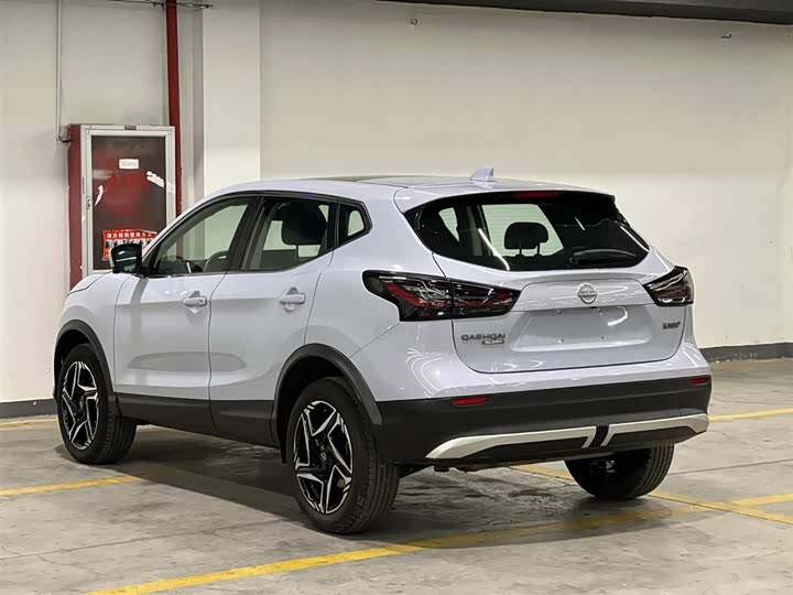 Фото 4 - Nissan Qashqai