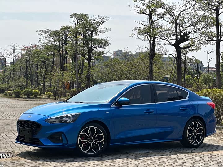 Photo 1 - Ford Focus