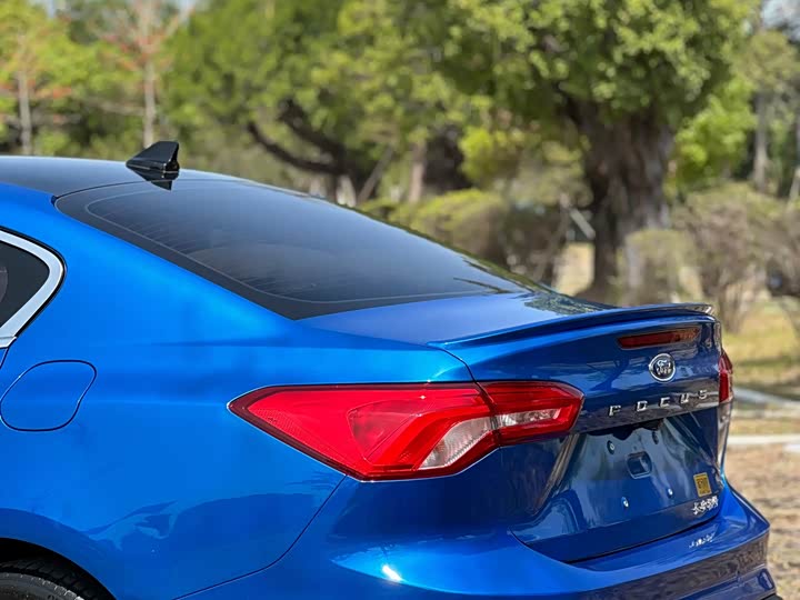 Photo 9 - Ford Focus