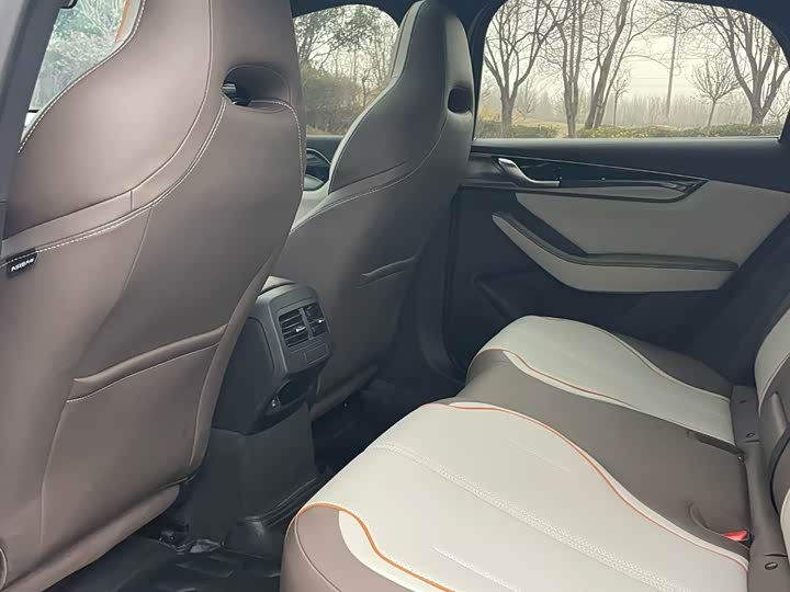 Фото 6 - BYD Qin Plus