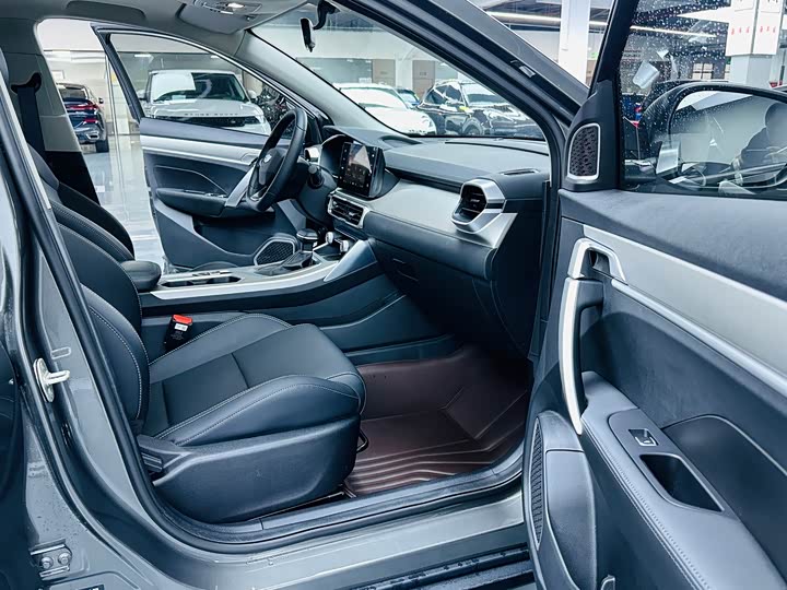 Photo 6 - Geely Coolray