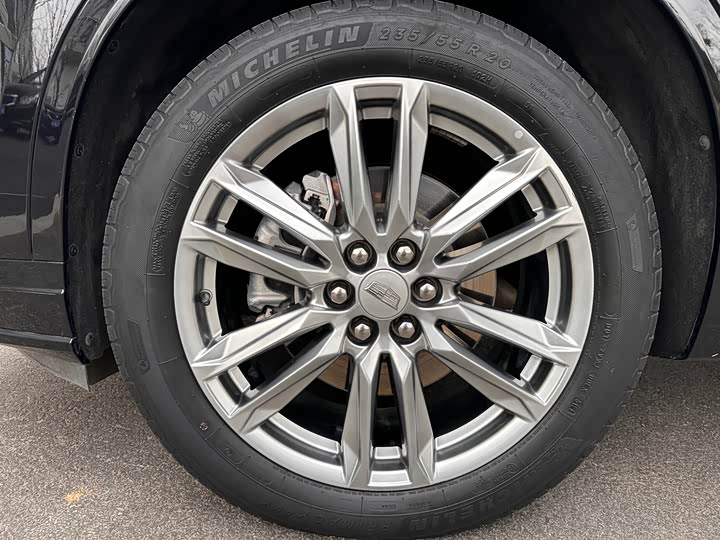 Фото 8 - Cadillac XT6