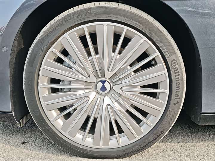 Фото 5 - Denza Z9