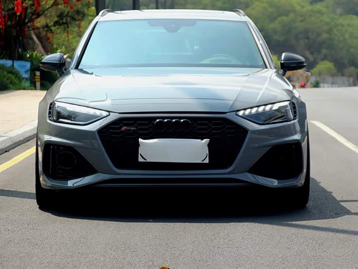 Фото 2 - Audi RS 4