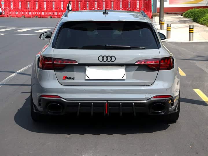 Фото 3 - Audi RS 4