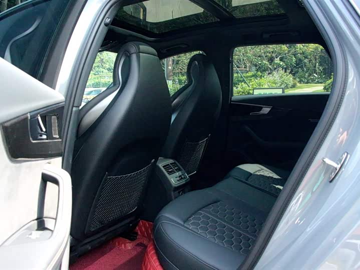 Фото 9 - Audi RS 4