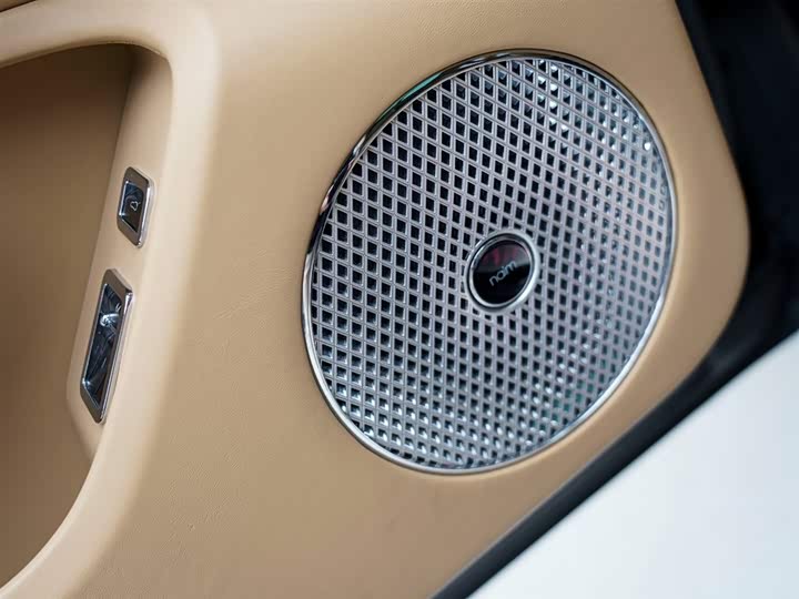 Фото 9 - Bentley Flying Spur