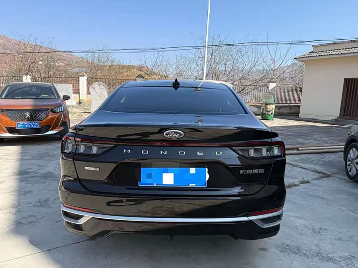 Фото 8 - Ford Mondeo