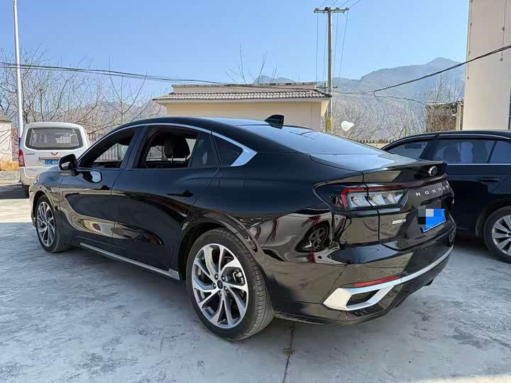 Фото 9 - Ford Mondeo