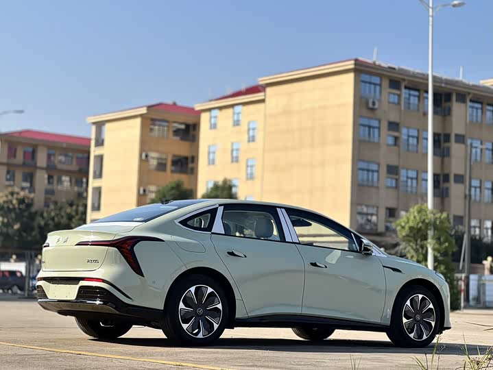 Фото 6 - Hongqi EH5 (Tiangong 05)