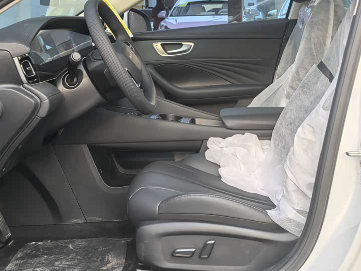 Фото 6 - Roewe D7