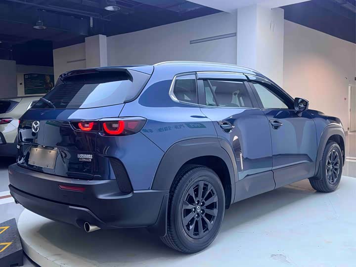 Photo 6 - Mazda CX-50