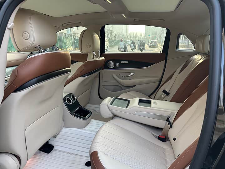 Фото 5 - Mercedes-Benz E-Class Hybrid