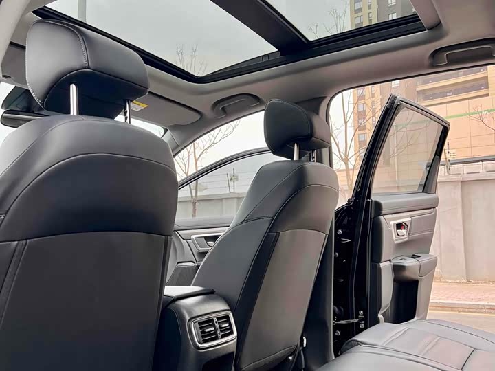 Photo 5 - Honda CR-V Hybrid