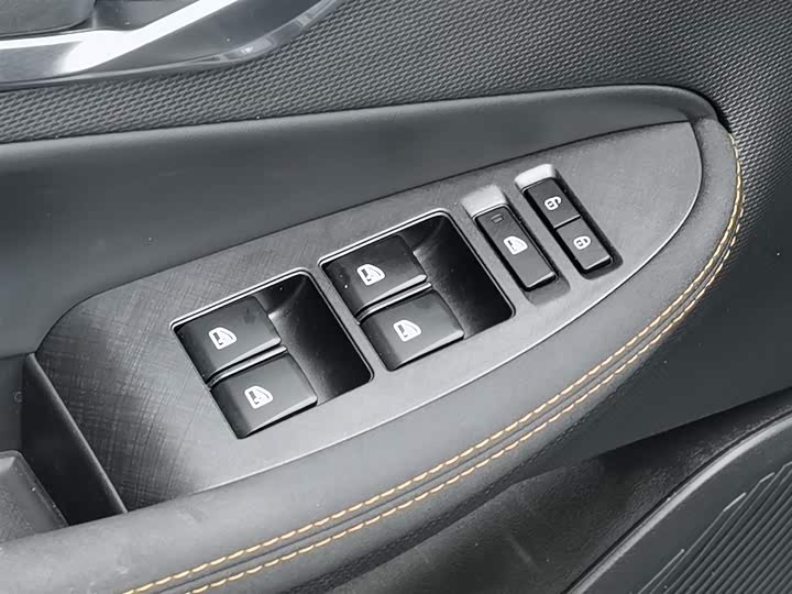 Фото 9 - Changan UNI-T