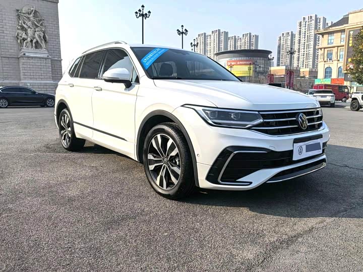 Фото 3 - Volkswagen Tiguan L Pro
