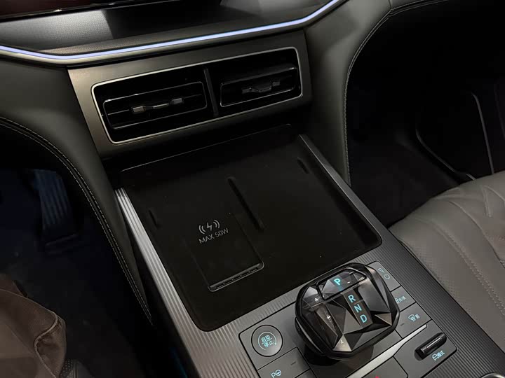 Фото 9 - BYD Song L DM-i Hybrid