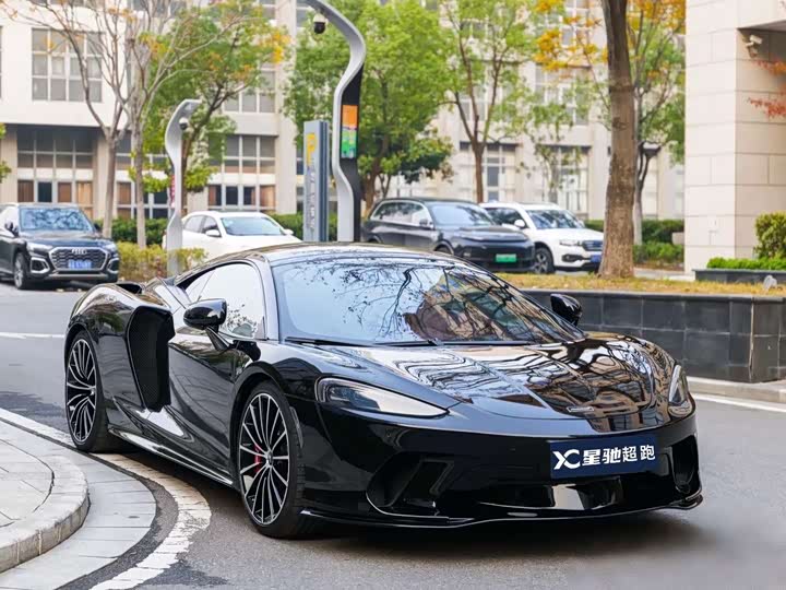 Photo 1 - McLaren GT