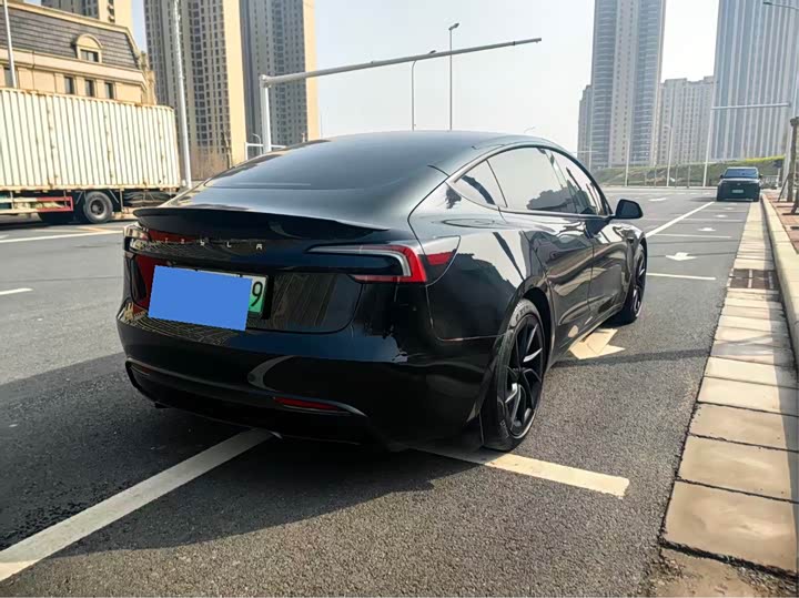 Photo 4 - Tesla Model 3