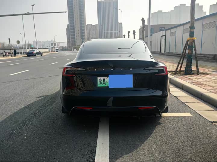 Photo 5 - Tesla Model 3