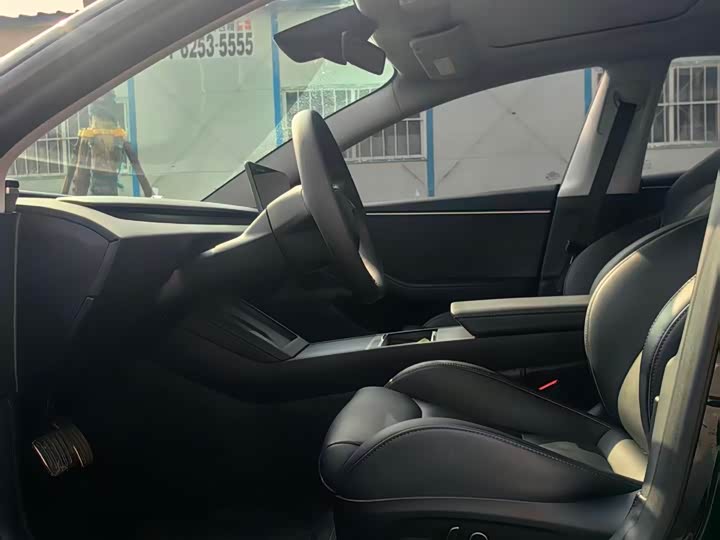 Photo 7 - Tesla Model 3