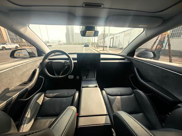 Photo 9 - Tesla Model 3