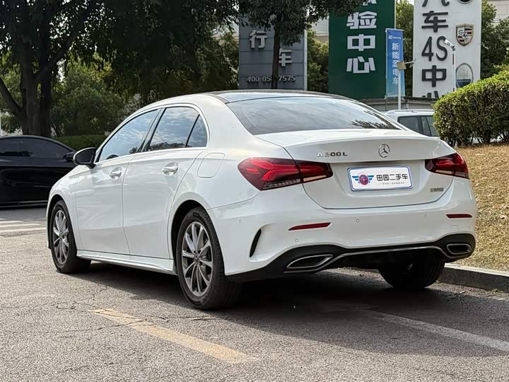 Фото 4 - Mercedes-Benz A-Class