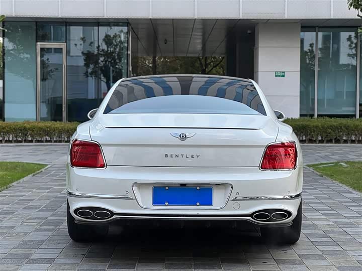 Фото 5 - Bentley Flying Spur