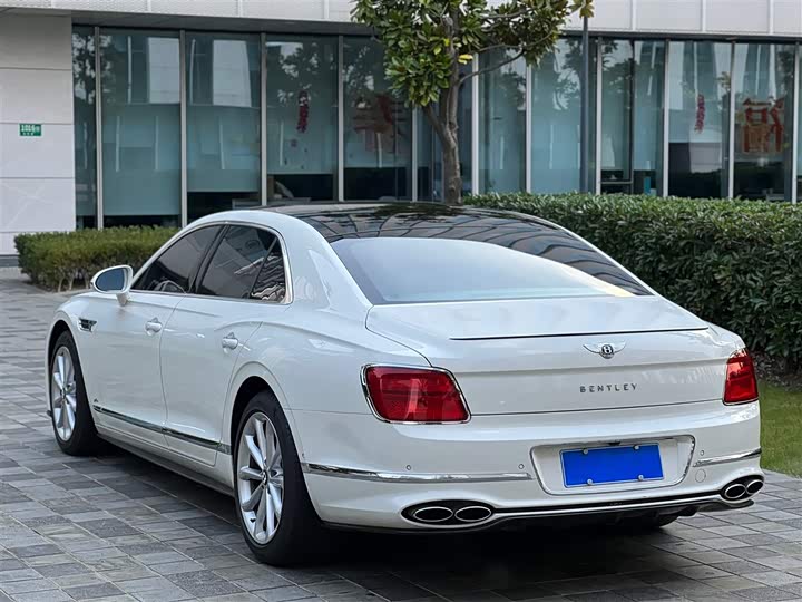 Фото 6 - Bentley Flying Spur