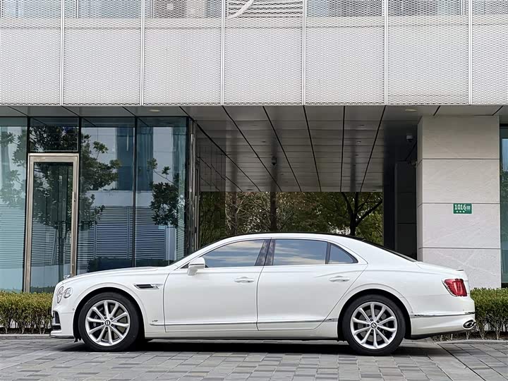 Фото 7 - Bentley Flying Spur