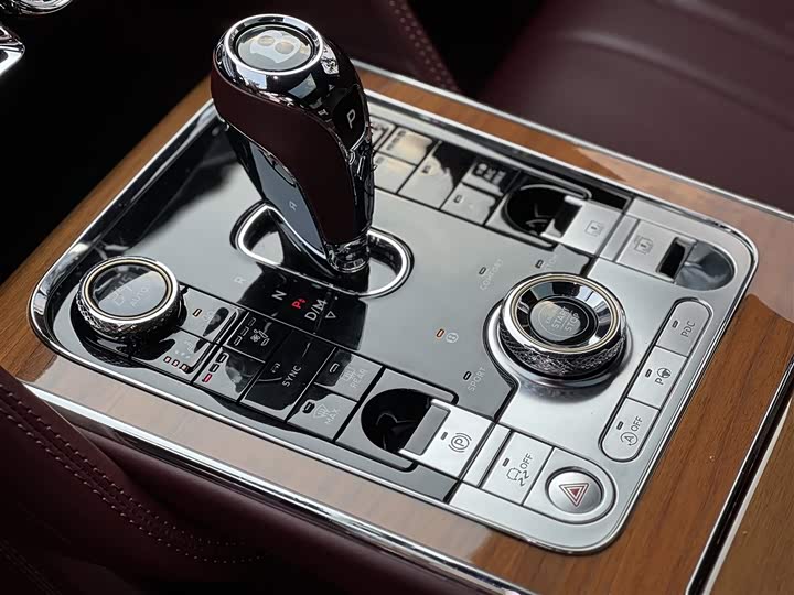 Фото 9 - Bentley Flying Spur