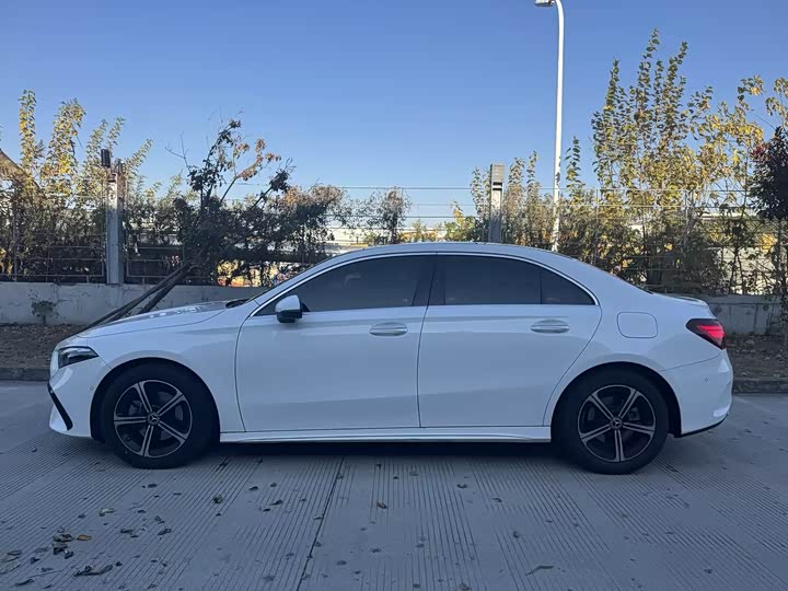 Фото 8 - Mercedes-Benz A-Class