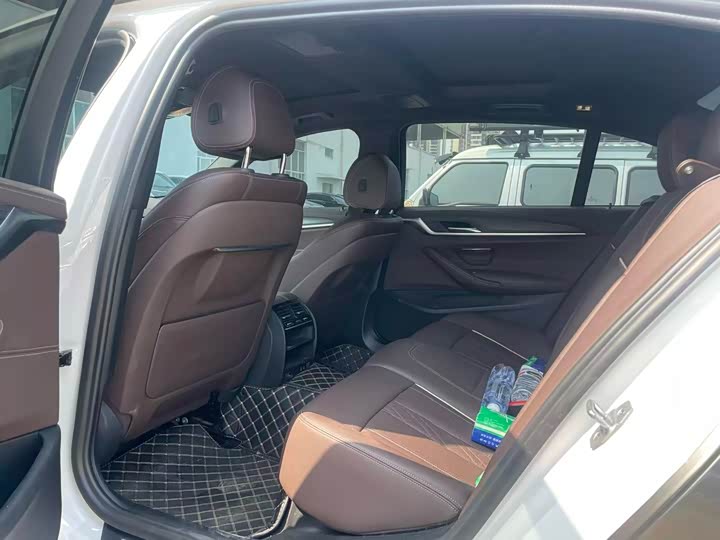 Фото 5 - BMW 5 Series