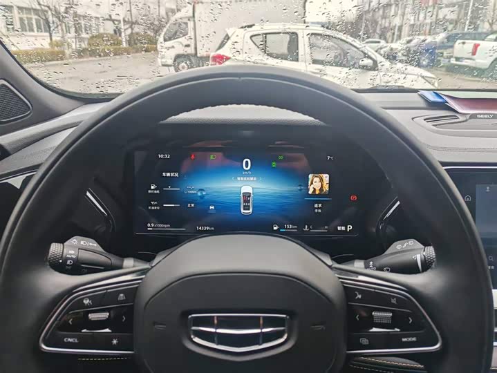 Фото 3 - Geely Monjaro