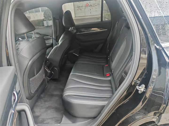 Фото 6 - Geely Monjaro