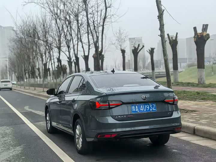 Фото 8 - Volkswagen Lavida