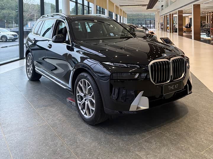 Фото 2 - BMW X7