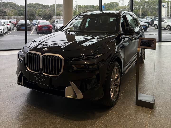 Фото 3 - BMW X7