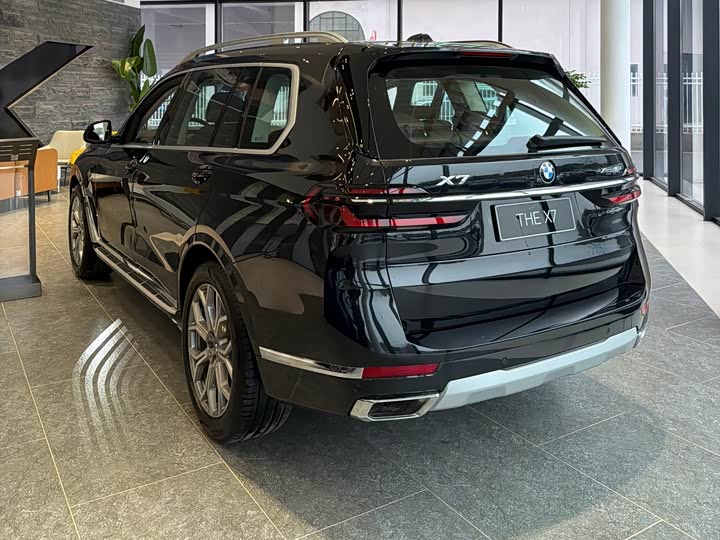 Фото 9 - BMW X7